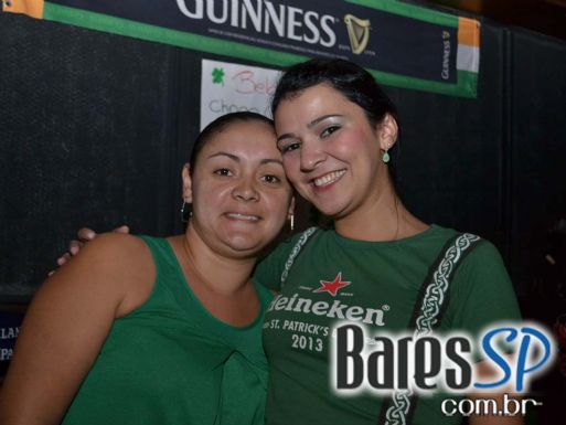 Rhino Pub preparou festa especial para comemorar o dia de St. Patrick no domingo